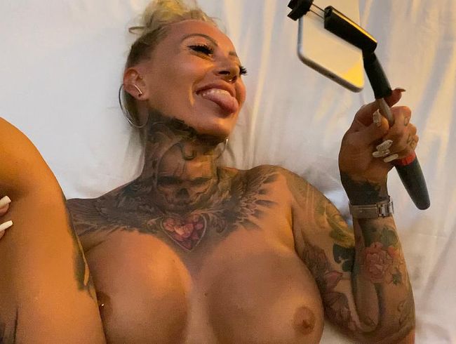 KADA LOVE Porno Video: Live gefi**t und User am Telefon